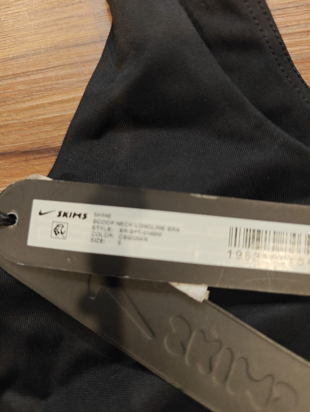 Nike SKIMS Shine Scoop Neck Longline Bra - Picture 2 of 5